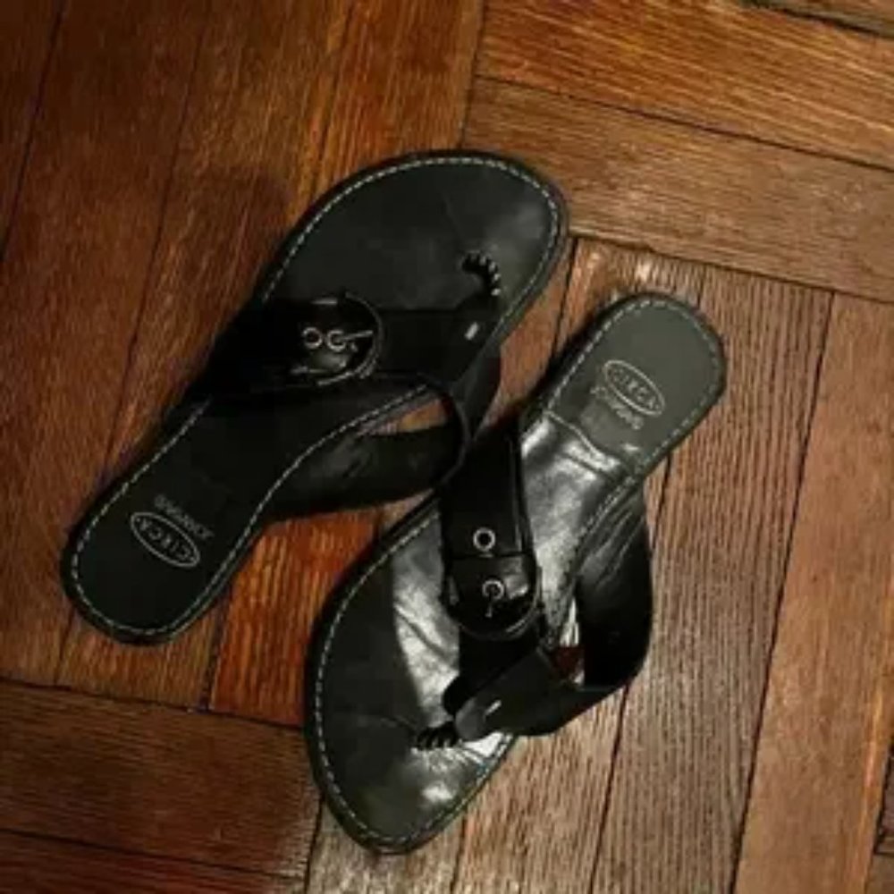 Black Sandals Joan & David Circa Black Sandals Size 8 - Previously Worn‎